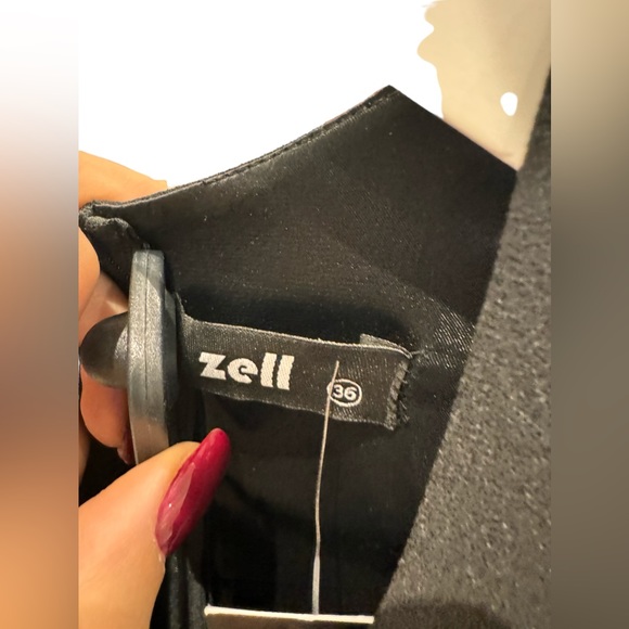 Unique brand new dress - Picture 4 of 8